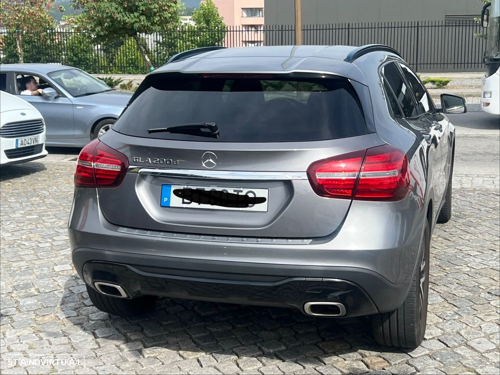 Mercedes-Benz GLA 200 d Activity Edition - 3