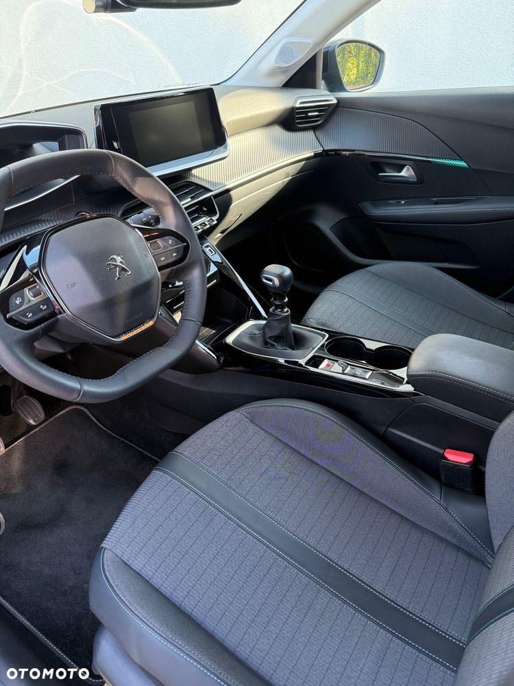 Peugeot 208 1.2 T Allure S&S - 10