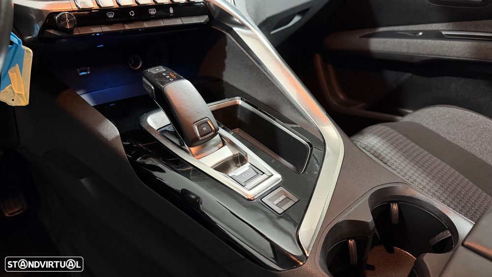 Peugeot 5008 PureTech 130 EAT8 Stop & Start Allure Business-Pack - 18