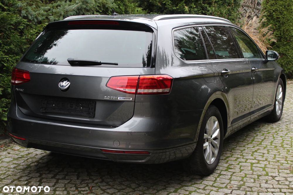 Volkswagen Passat 2.0 TDI (BlueMotion Technology) Comfortline - 18