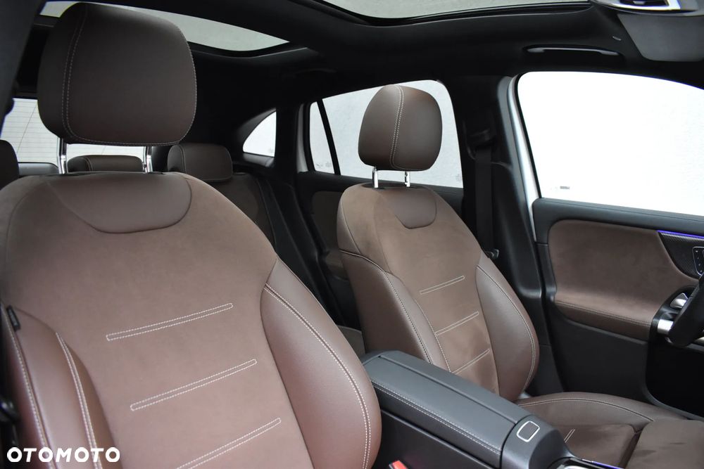 Mercedes-Benz GLA - 17
