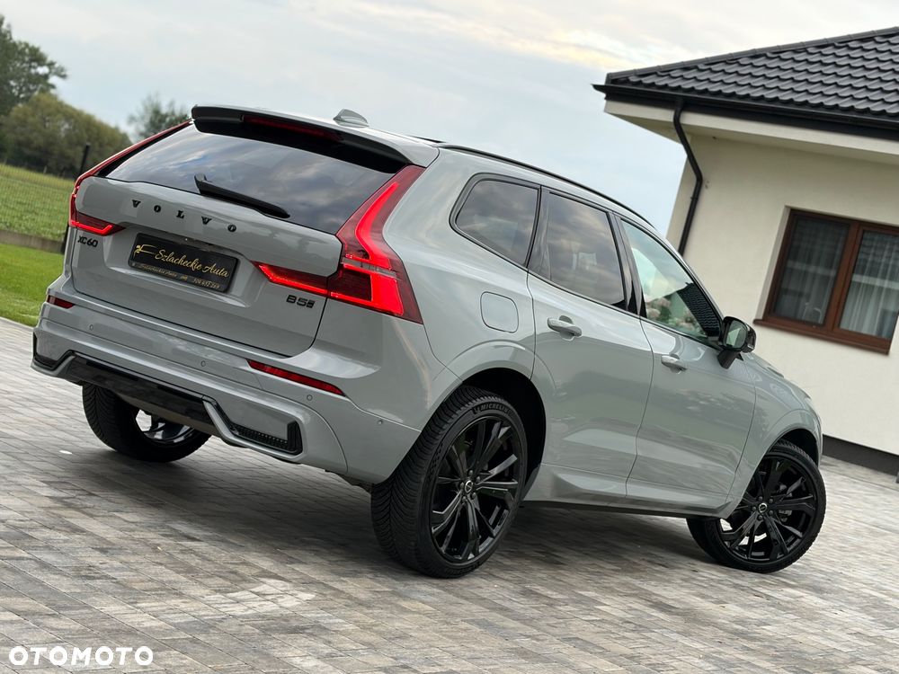 Volvo XC 60 B5 B AWD Ultra Black Edition - 13