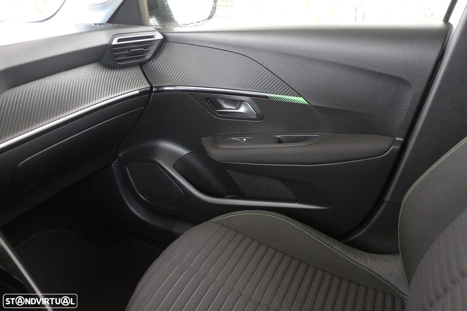 Peugeot 208 1.2 PureTech Active - 21