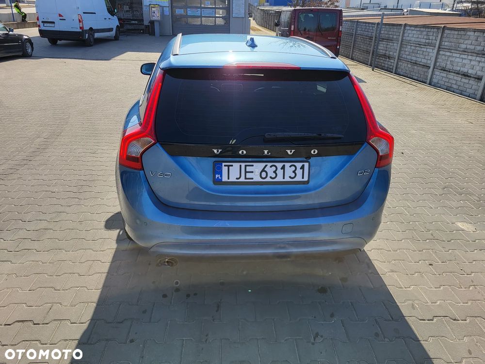 Volvo V60 D2 Momentum - 4
