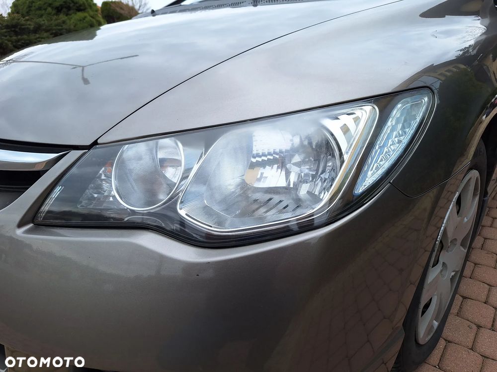 Honda Civic 1.8 Comfort - 24