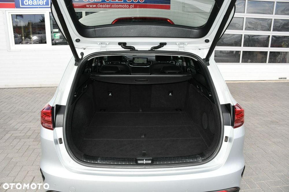 Kia Ceed - 38