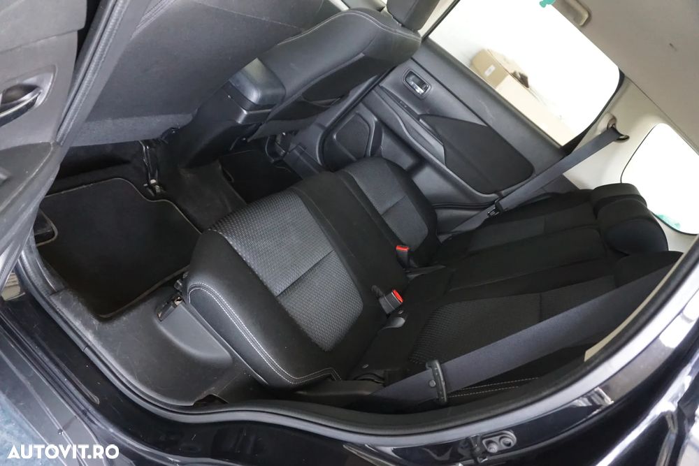 Mitsubishi Outlander 2.2 DI-D 4WD Automatik Plus - 13