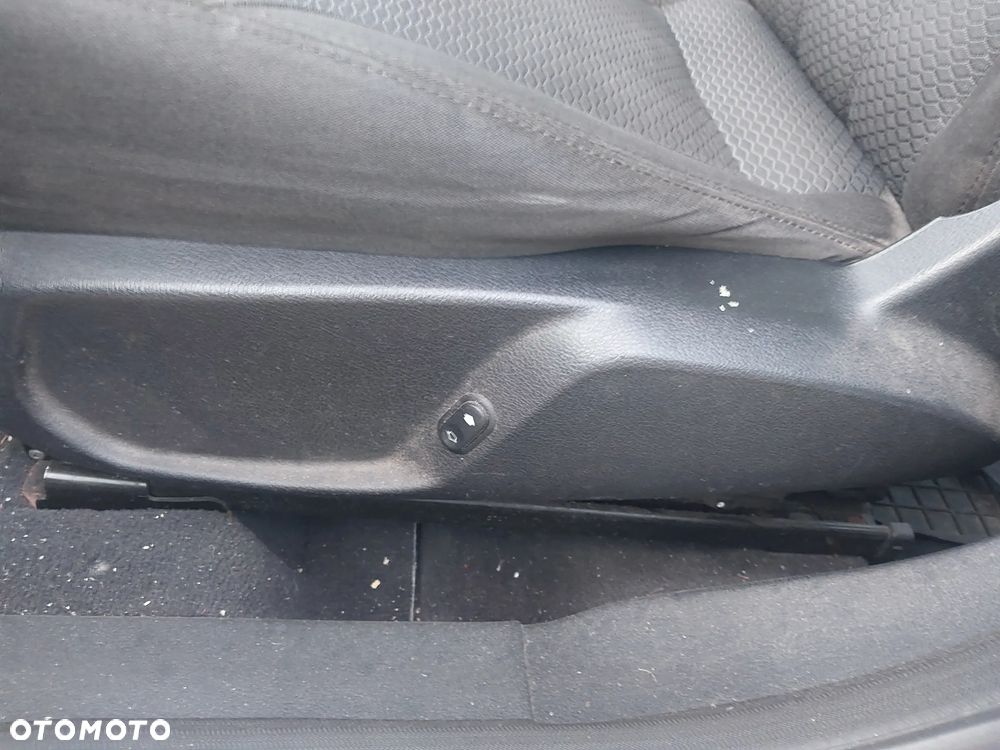 Ford Mondeo Mk4 MK IV GHIA KOMBI silnik 2.0 TDCI 130KM skrzynia biegów 6B sprzęgło dwumasa drzwi lewe prawe klapa zderzak tył tylny lusterko błotnik kolor V6 hak holowniczy grzane fotele przewody pompa wspomagania podsufitka blenda osłona maglownica zwrotnica tłumik wydech boczek drzwi szyba mechanizm szyba kokpit pulpit zegary zestaw startowy silnika sterownik wiązka CAŁY NA CZĘŚCI WSZYSTKIE CZĘŚCI - 31