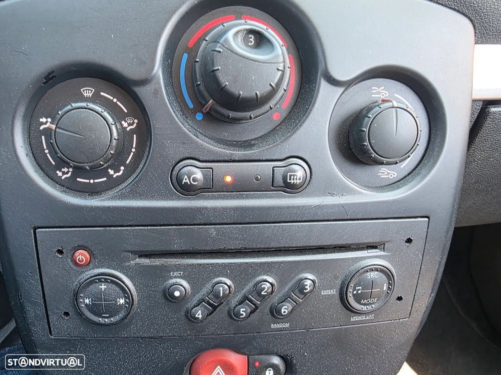 Renault Clio 1.2 16V Confort Dynamique - 18