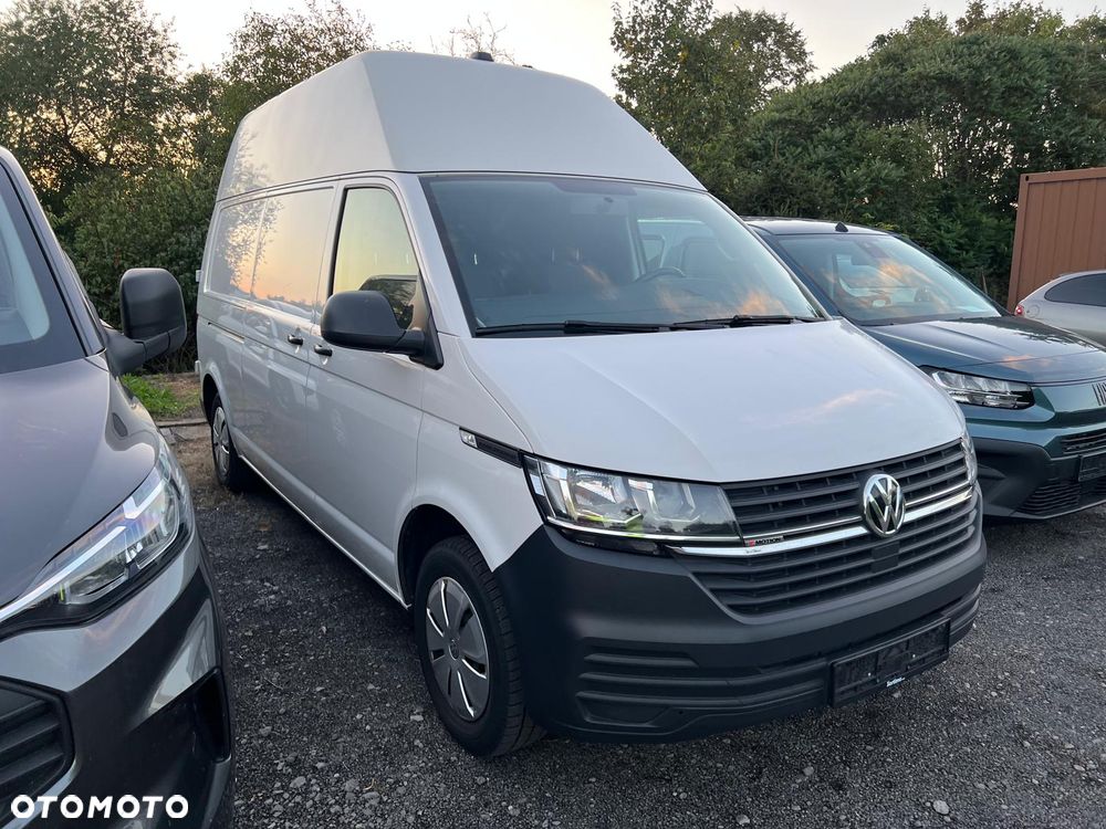 Volkswagen Transporter 2021 photo 2
