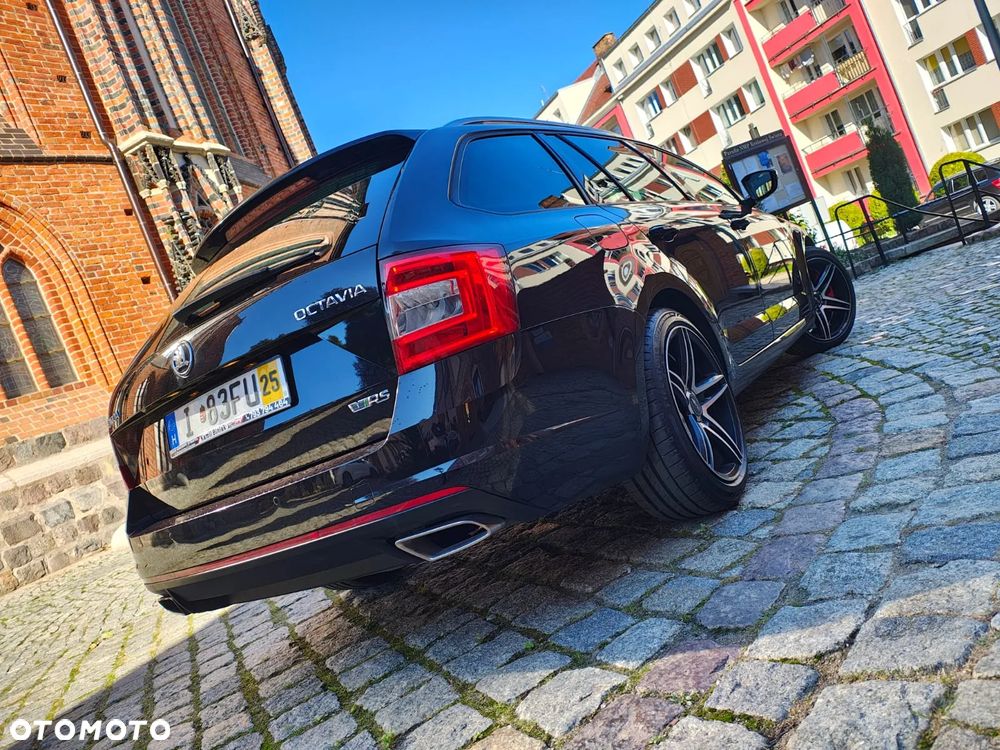 Skoda Octavia Combi 2.0 TDI RS - 34