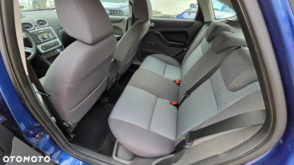 Ford Focus 1.8 FF Ghia - 11