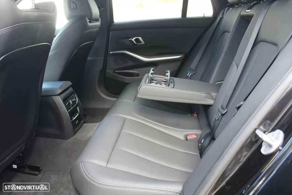 BMW 330 e Touring Aut. M Sport - 35