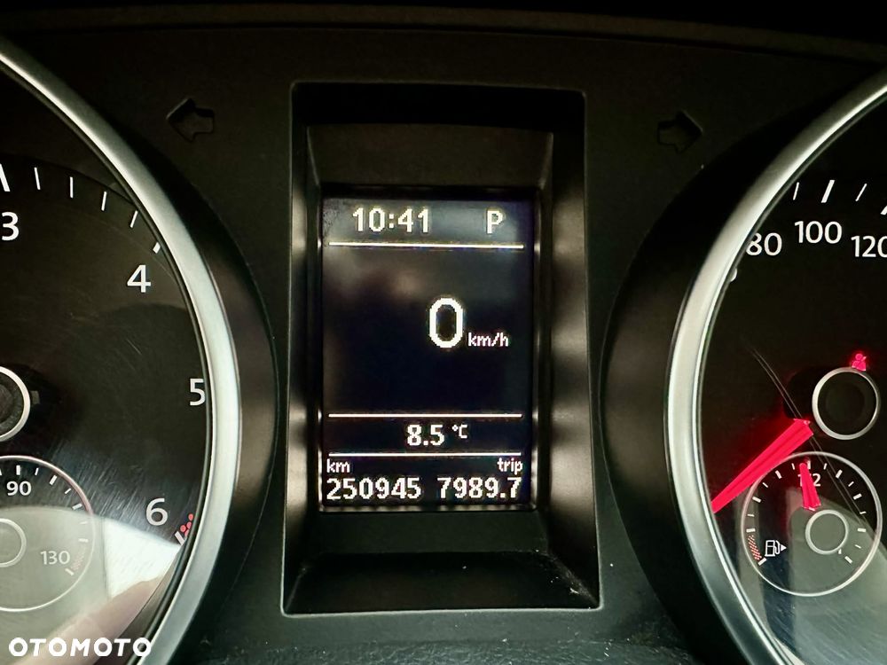 Volkswagen Golf 1.6 TDI Comfortline DSG - 9