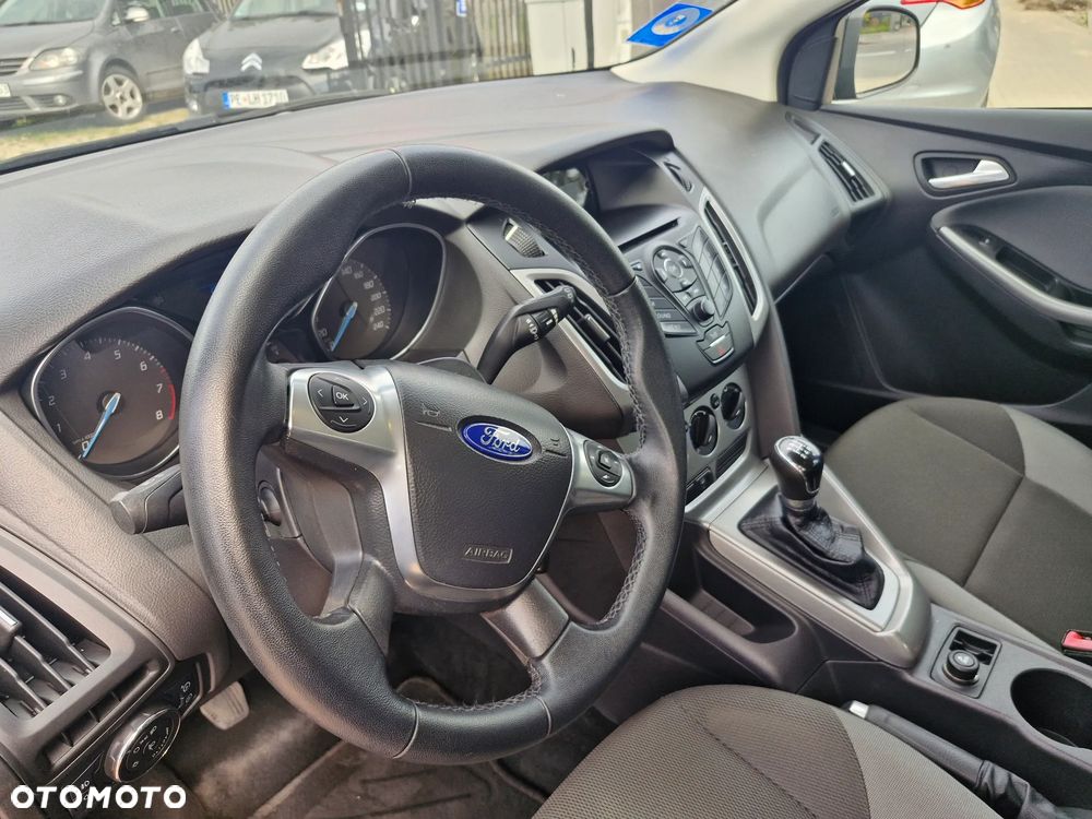 Ford Focus 1.6 Ambiente - 7