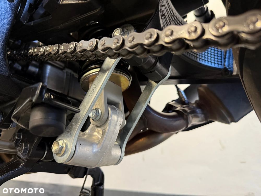Suzuki V-STROM - 13