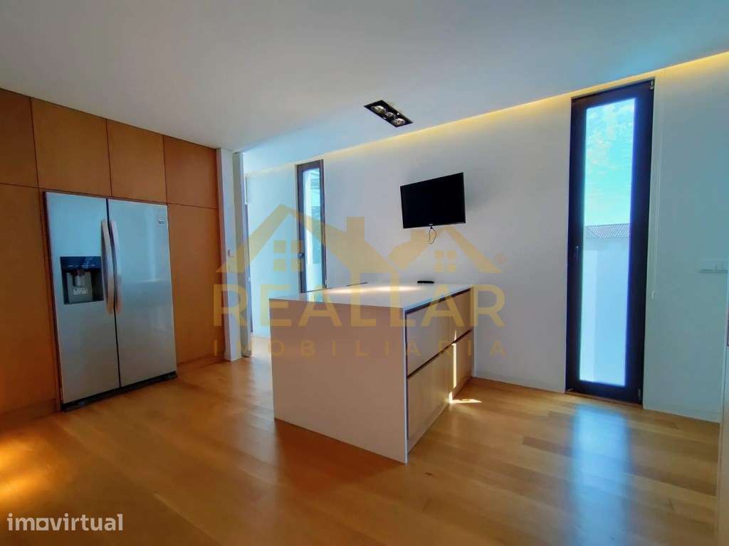 Sofisticação e Conforto Absoluto: Moradia T5 Exclusiva em Lordelo, ... - Grande imagem: 5/28