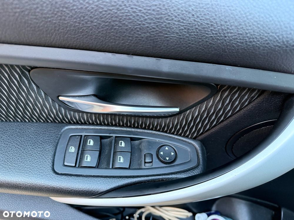 BMW Seria 3 318d - 16