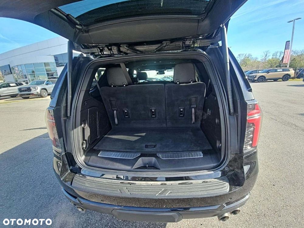 Chevrolet Tahoe - 4