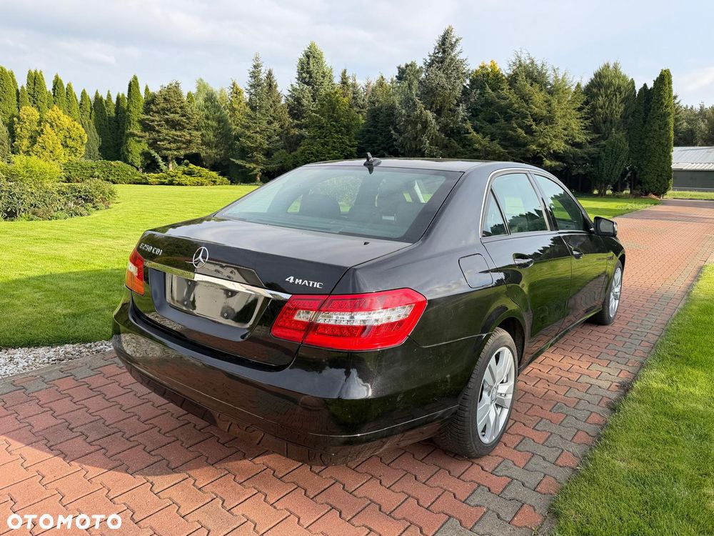 Mercedes-Benz Klasa E 250 CDI 4Matic 7G-TRONIC - 13