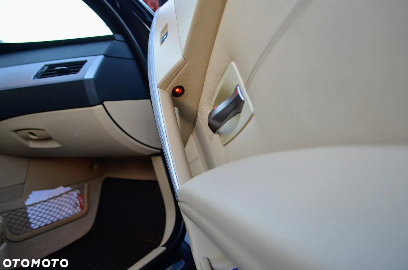 BMW Seria 5 525i Touring - 21