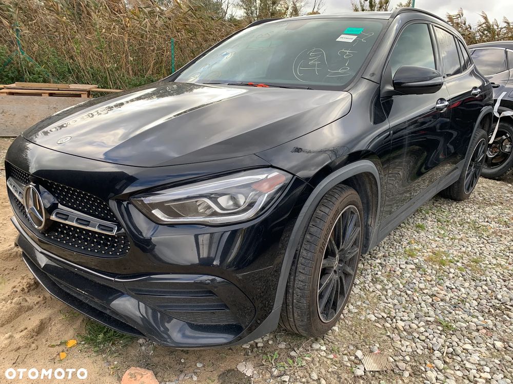 Mercedes-Benz GLA - 1