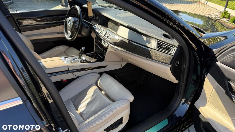 BMW Seria 7 740d xDrive - 11