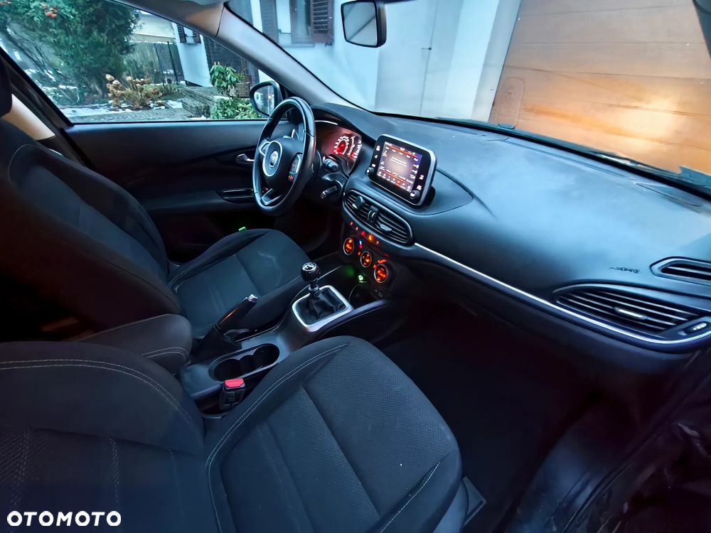 Fiat Tipo 1.4 T-Jet 16v Lounge - 11