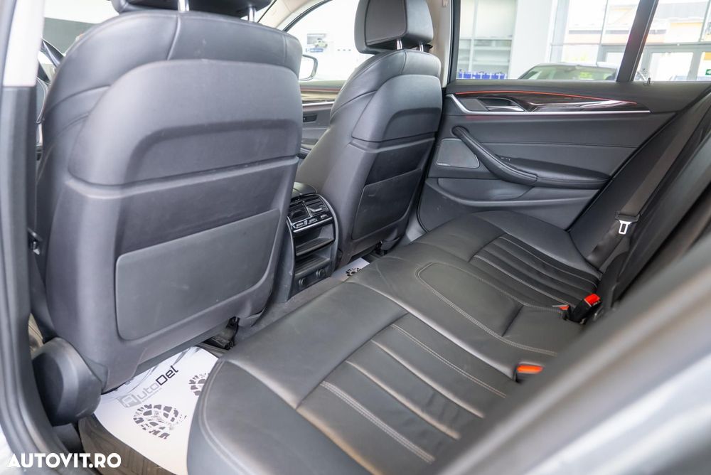 BMW Seria 5 520d Aut. Luxury Line - 23