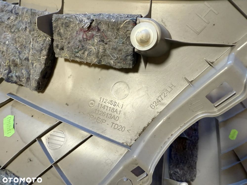 Osłona słupka tył 62472 prawa lewa Toyota Yaris III 1.5 hybryda OE - 4