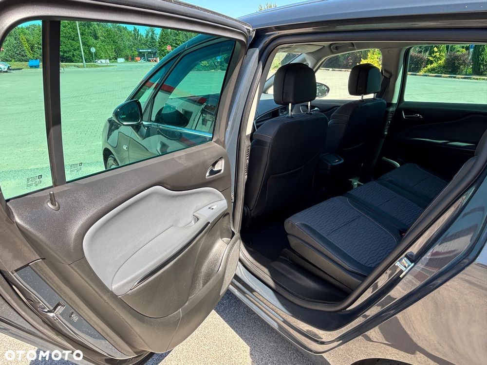Opel Zafira - 32
