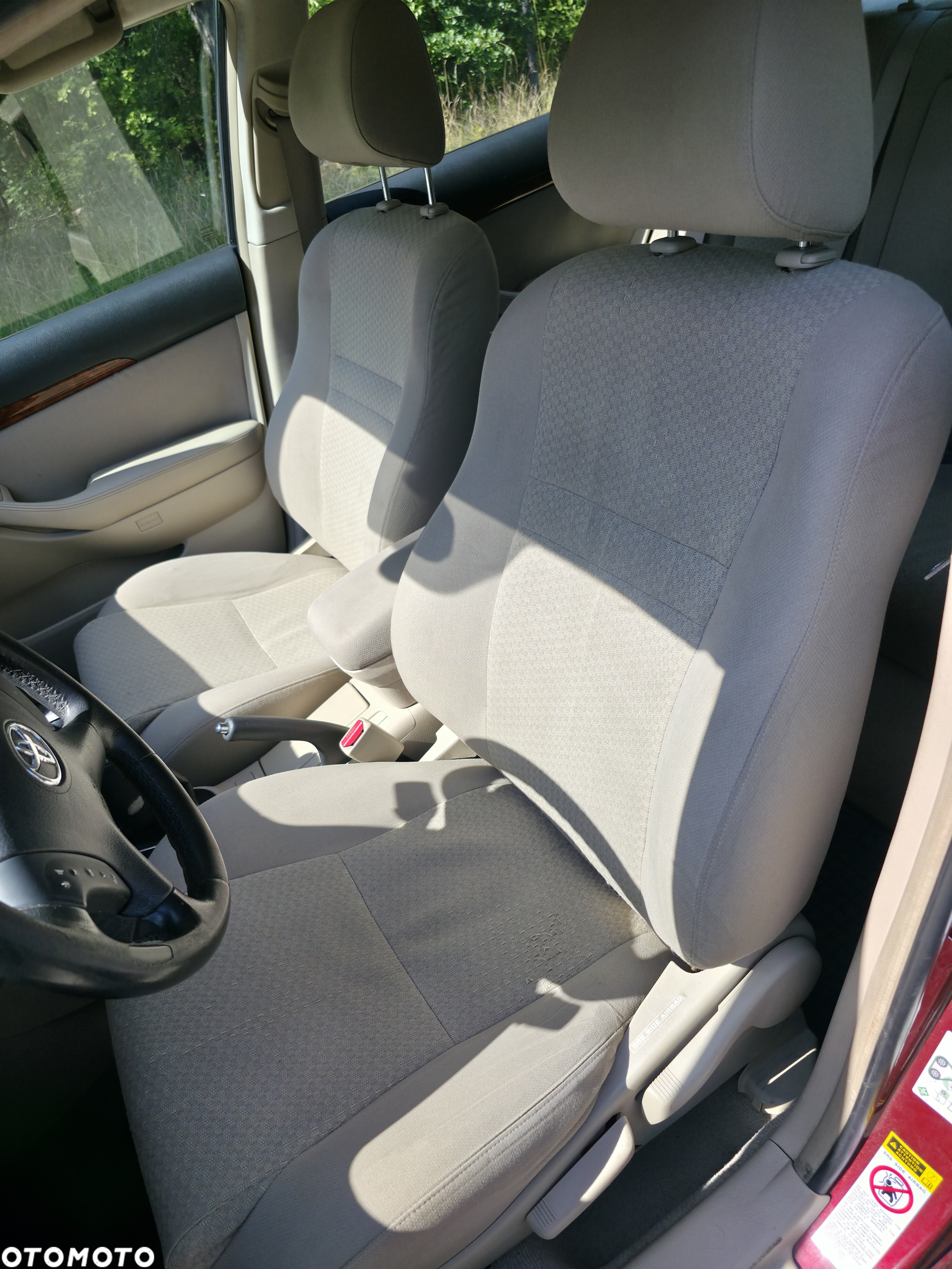 Toyota Avensis - 17