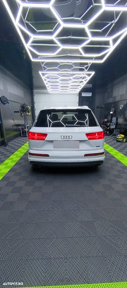 Audi Q7 3.0 ultra TDI Quattro Tiptronic - 6