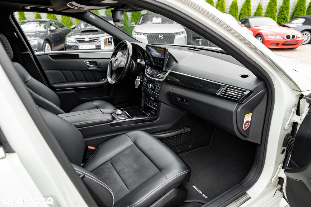Mercedes-Benz Klasa E 350 CDI 4-Matic BlueEff - 24