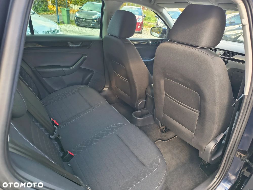 Skoda RAPID 1.0 TSI Style - 30