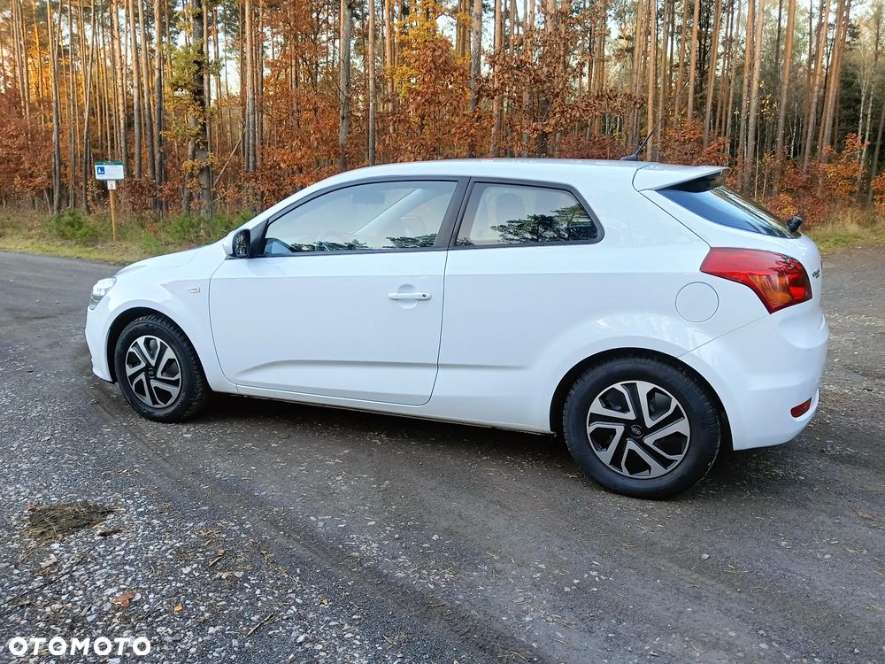 Kia ProCeed - 15