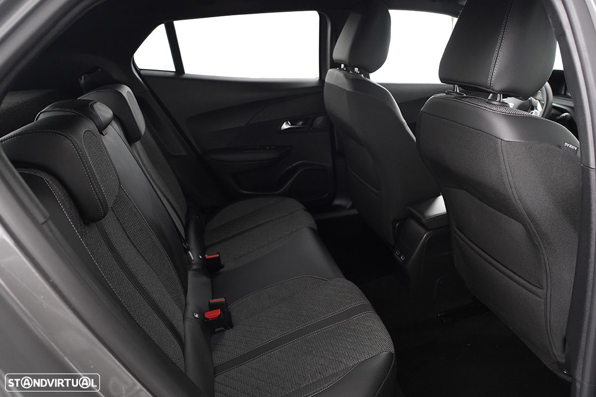 Peugeot 2008 1.2 PureTech Allure - 22