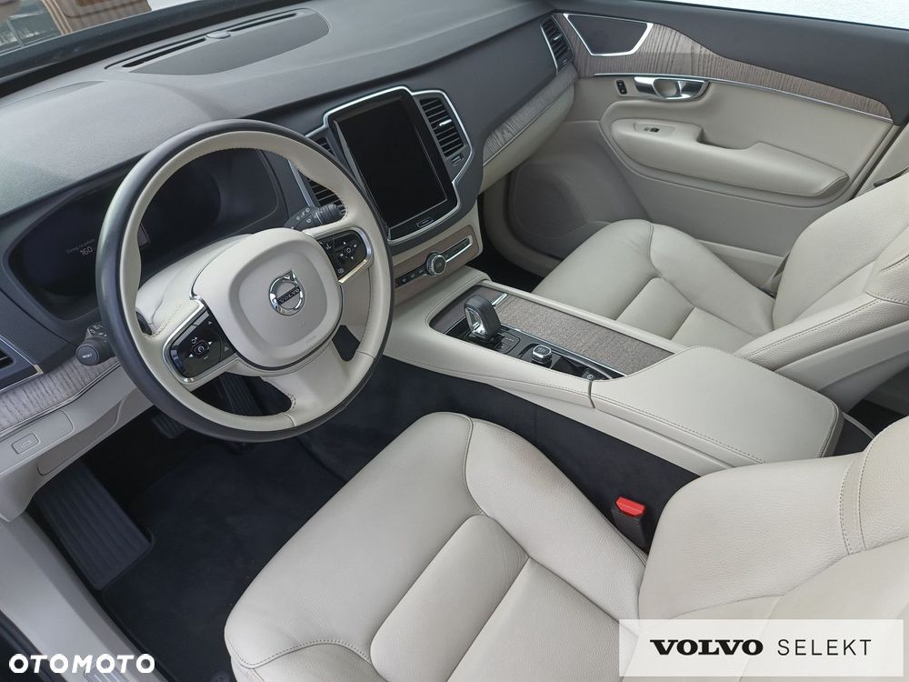 Volvo XC 90 - 23