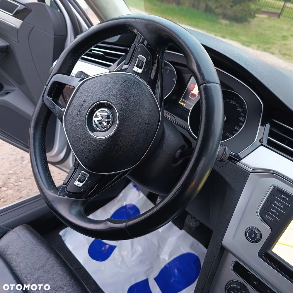 Volkswagen Passat 2.0 TDI (BlueMotion Technology) Highline - 19