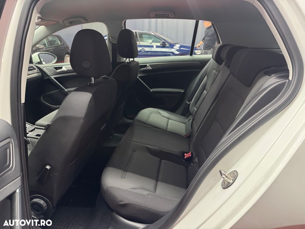 Volkswagen Golf 1.5 TGI BlueMotion DSG Trendline - 13