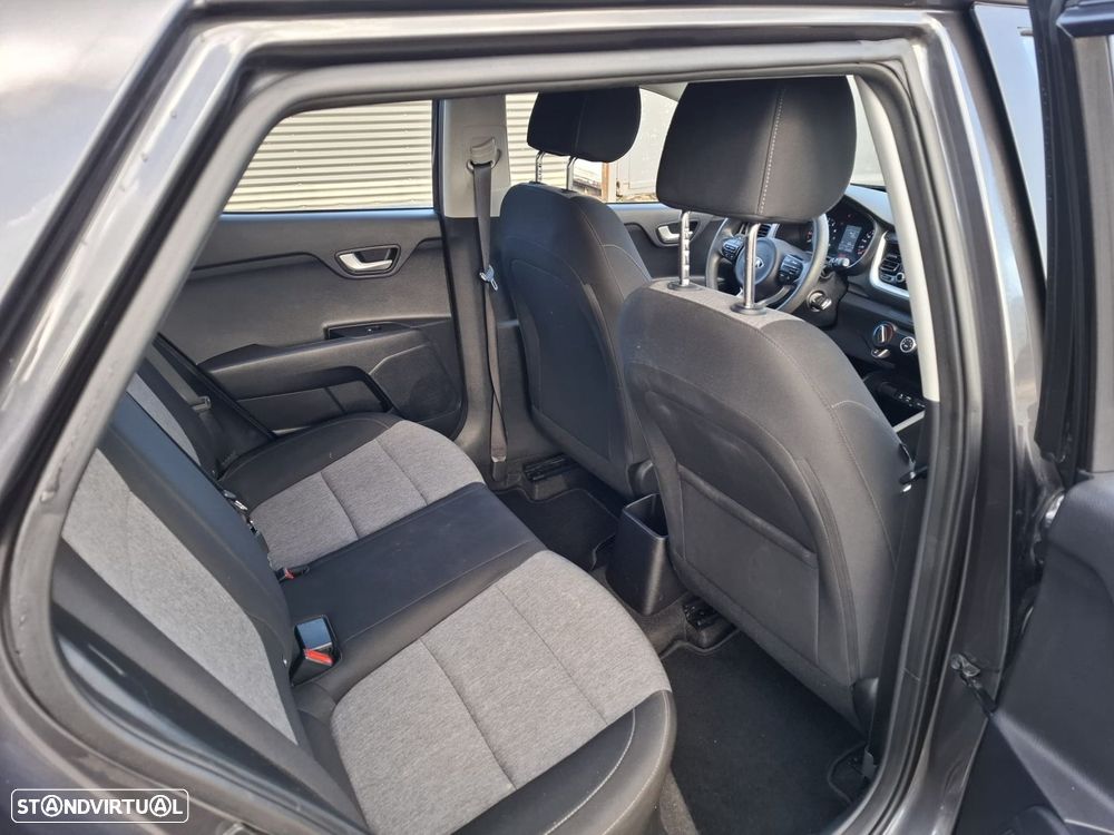 Kia Stonic 1.0 T-GDI Urban - 23