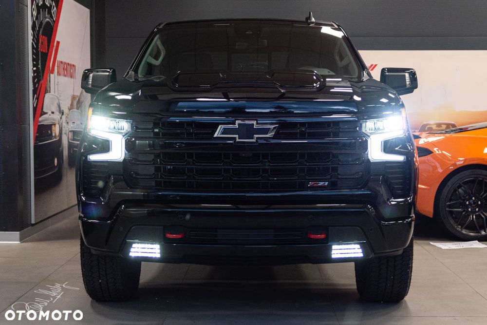 Chevrolet Silverado - 1