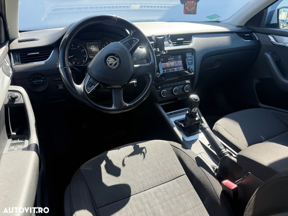 Skoda Octavia 1.2 TSI ACTIVE - 5