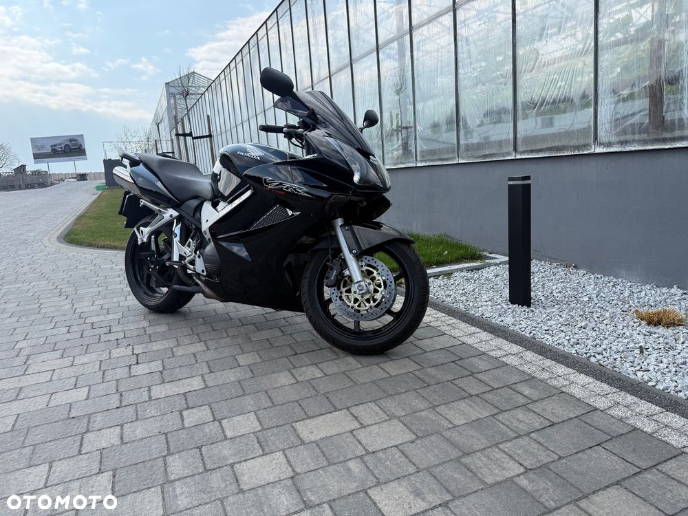 Honda VFR - 1