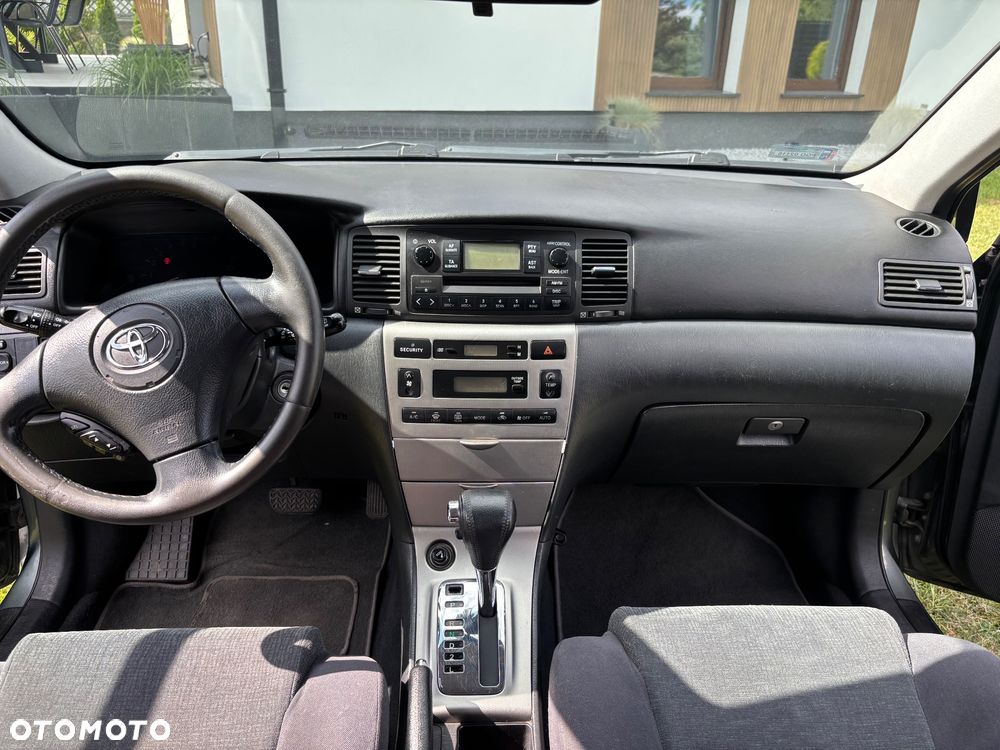 Toyota Corolla 1.6 VVT-i Sol - 10