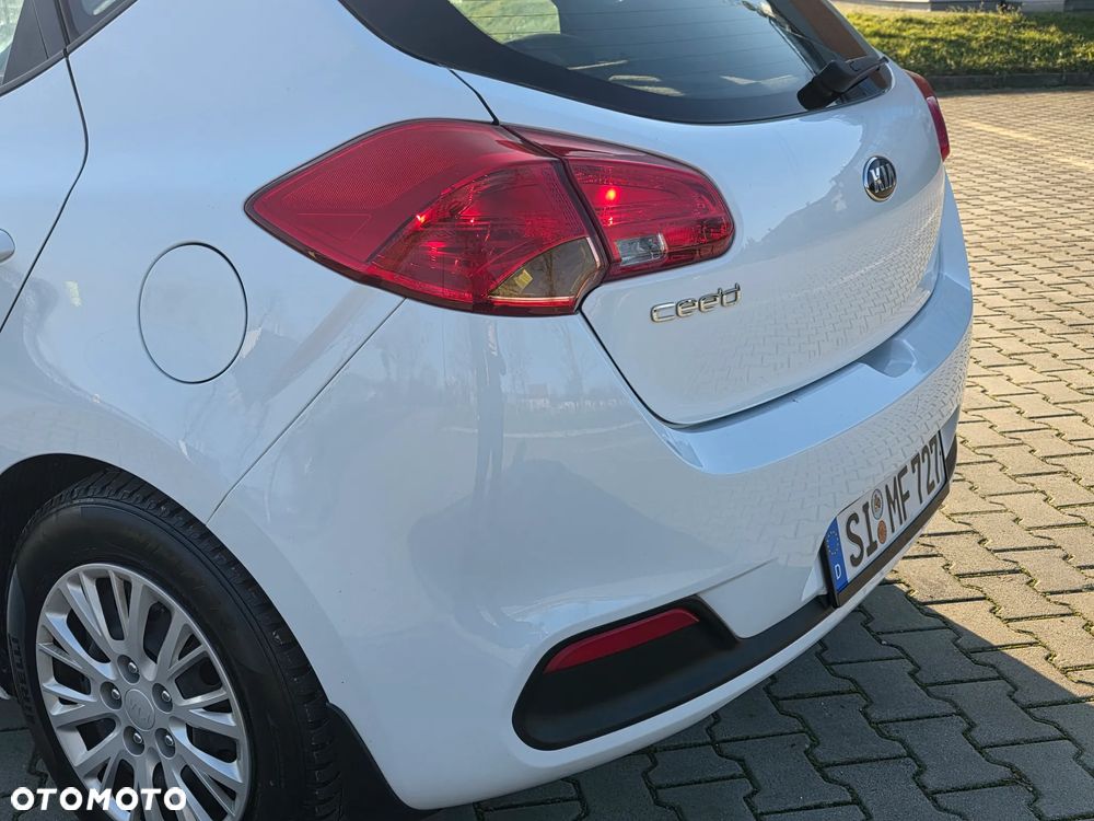 Kia Ceed 1.4 CVVT Fifa World Cup Edition - 13