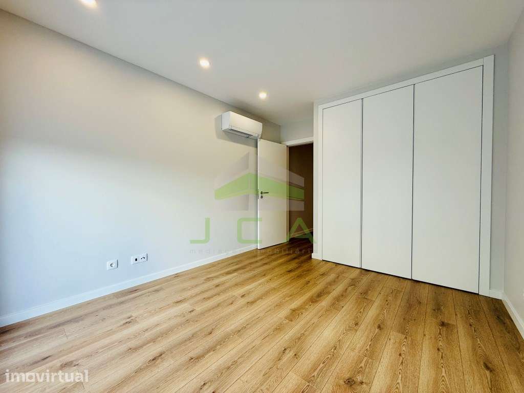 Apartamento T2 novo com terraço e garagem - Grande imagem: 5/14