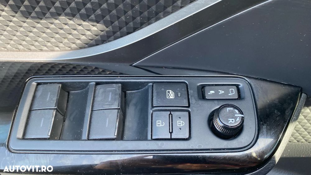 Toyota C-HR 1.8 HSD 122 CP 4x2 CVT Cult - 11