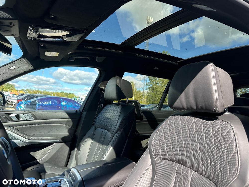 BMW X7 M50i sport - 15