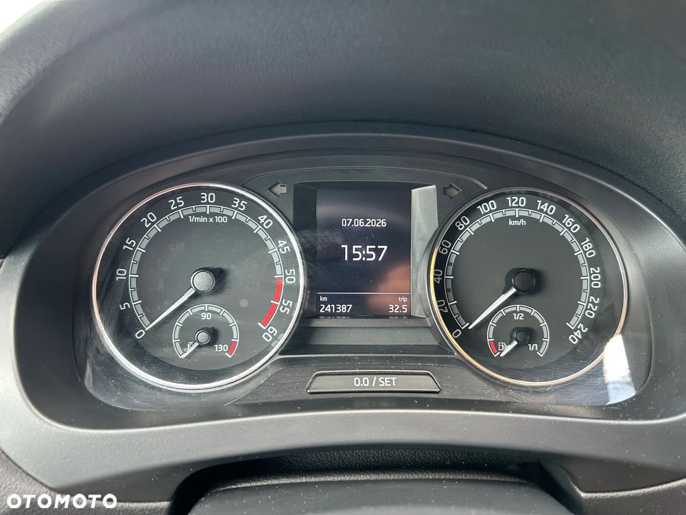 Skoda RAPID 1.6 TDI DPF Ambition - 20